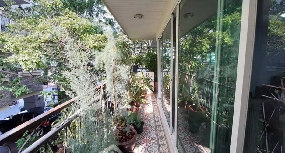 For rent 2 bedrooms apartment in Watthana, Bangkok