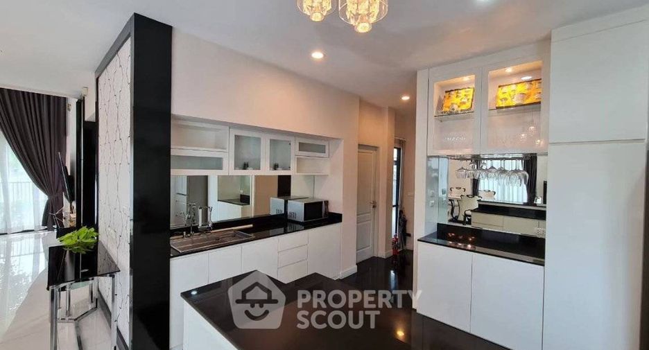 For rent 6 ベッドルーム house in Prawet, Bangkok