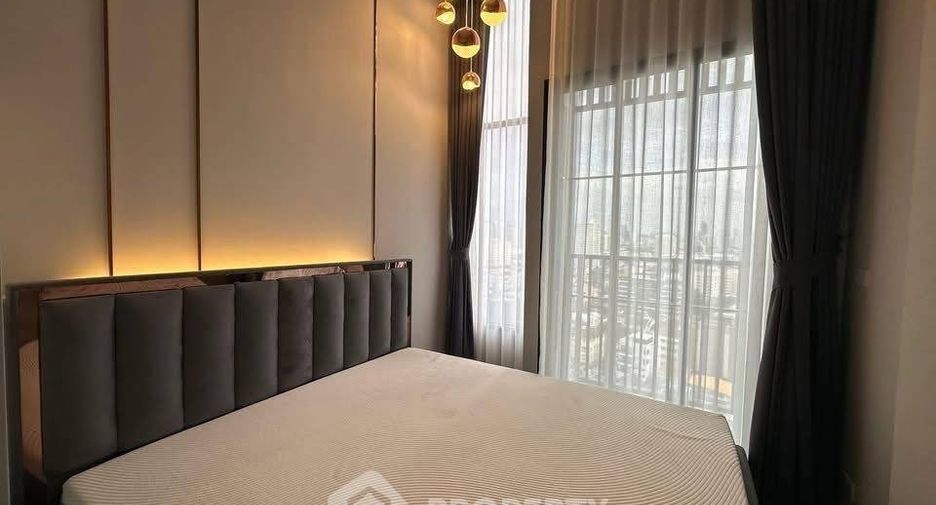 For rent 2 bedrooms condo in Huai Khwang, Bangkok