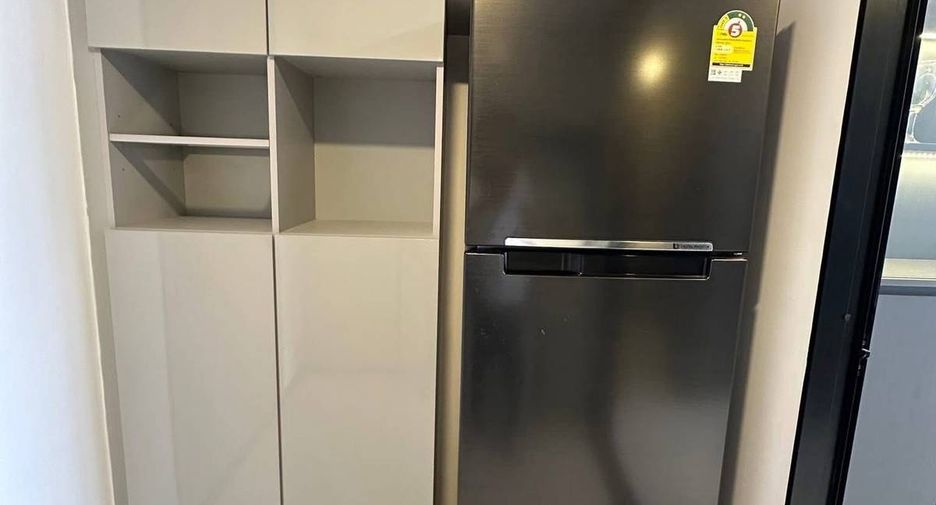 For rent 2 bedrooms condo in Huai Khwang, Bangkok