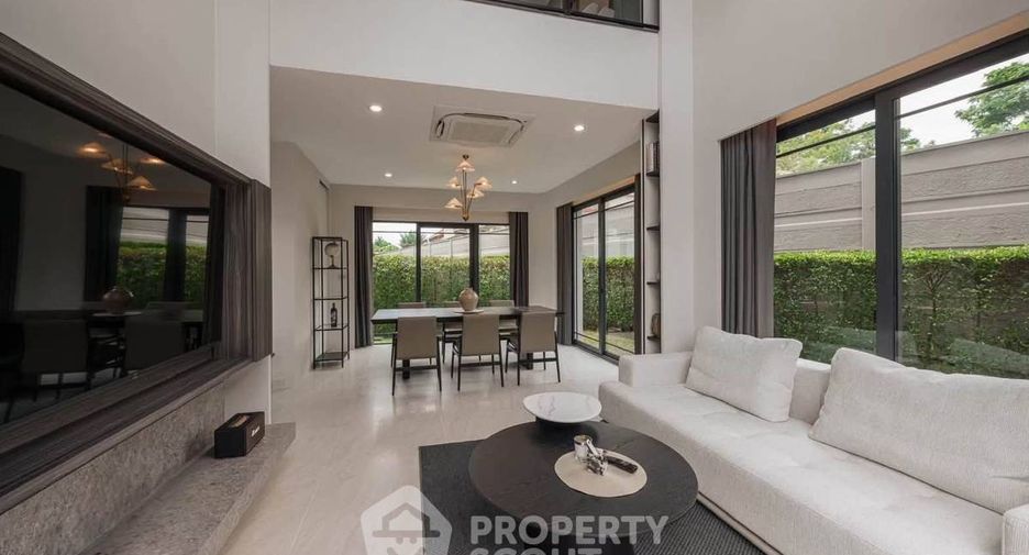 For rent 2 bedrooms townhouse in Suan Luang, Bangkok