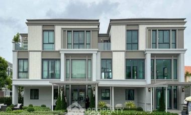 For rent 2 bedrooms townhouse in Suan Luang, Bangkok