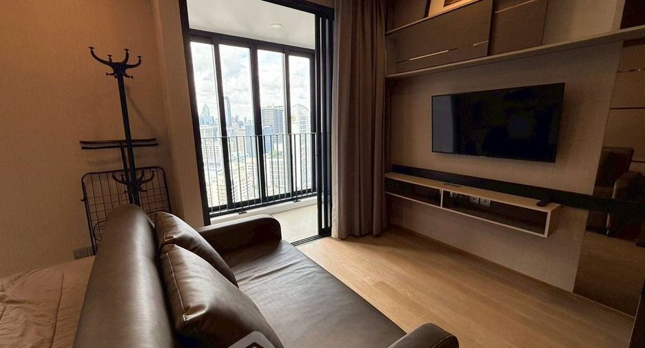 Wohnung zur Miete mit 1 Zimmer in Bang Rak, Bangkok