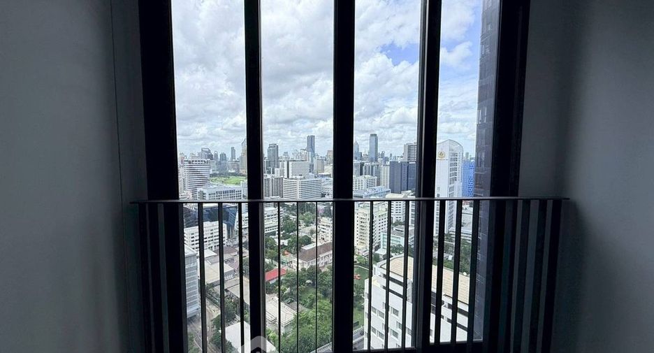 Wohnung zur Miete mit 1 Zimmer in Bang Rak, Bangkok