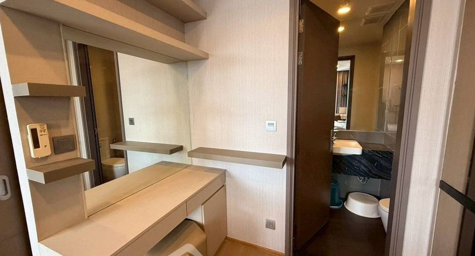 Wohnung zur Miete mit 1 Zimmer in Bang Rak, Bangkok