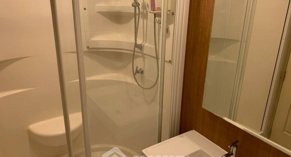 For rent 2 bedrooms condo in Khlong San, Bangkok