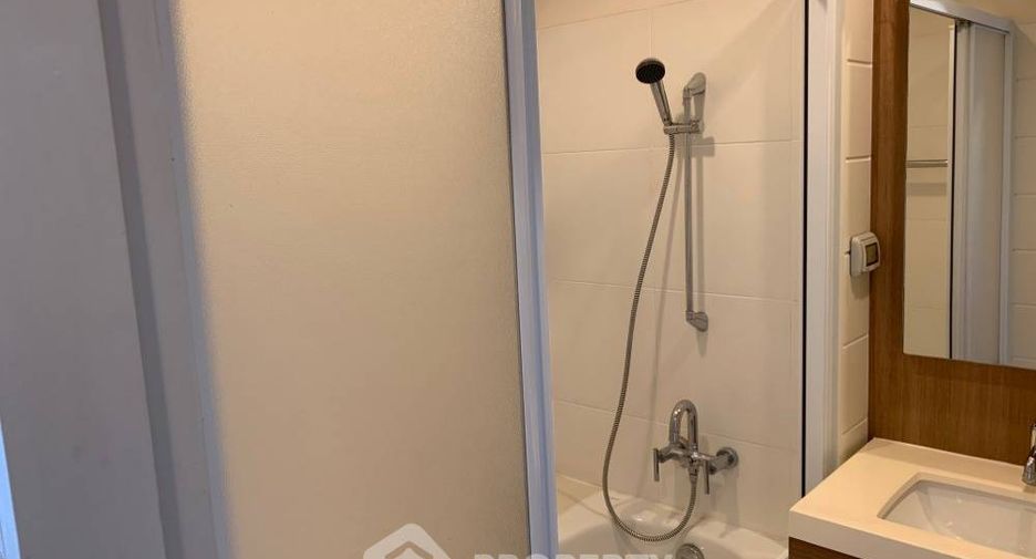 For rent 2 bedrooms condo in Khlong San, Bangkok