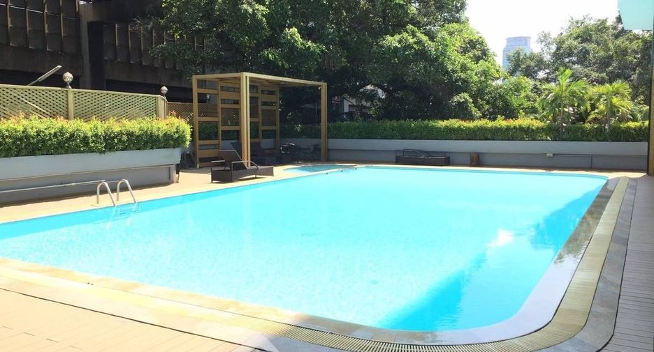 For rent 2 bedrooms condo in Watthana, Bangkok