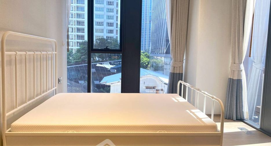 For rent 3 bedrooms condo in Pathum Wan, Bangkok