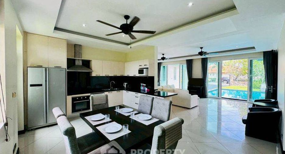 For rent 4 bedrooms villa in East Pattaya, Pattaya