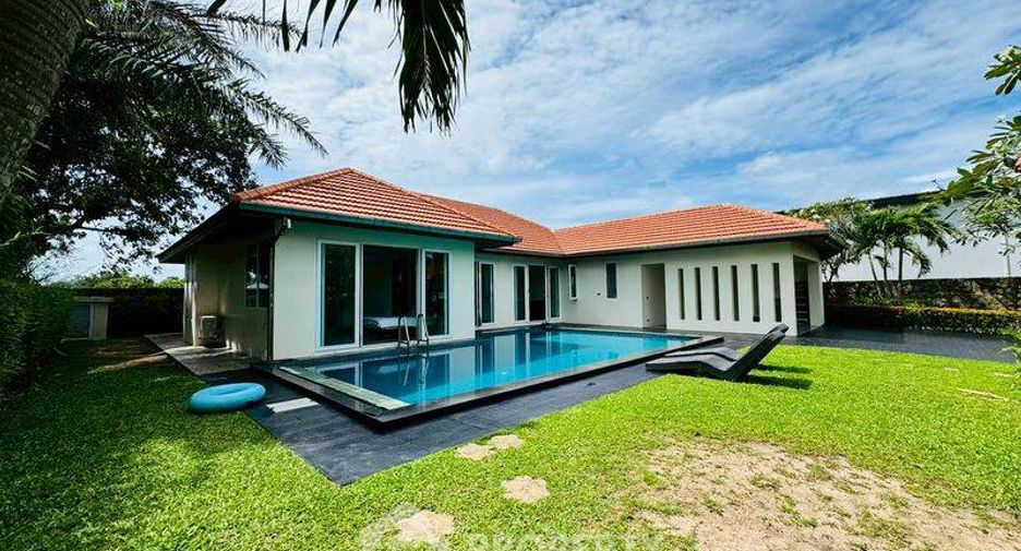 For rent 4 bedrooms villa in East Pattaya, Pattaya