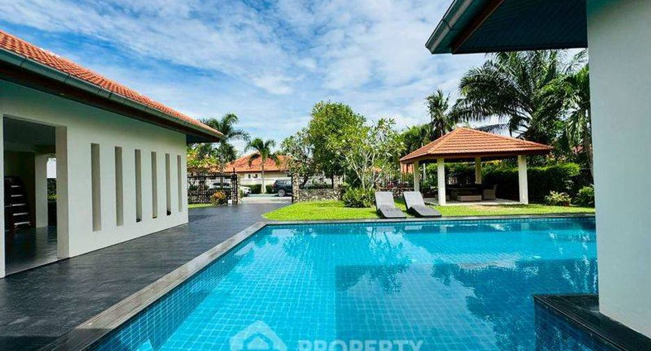 For rent 4 bedrooms villa in East Pattaya, Pattaya