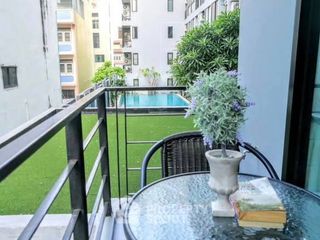 For rent 2 bedrooms condo in Khlong San, Bangkok
