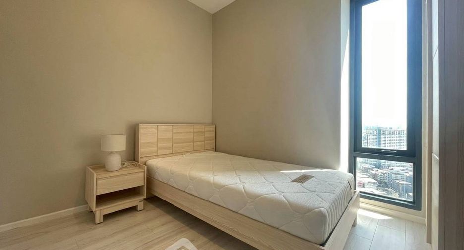 For rent 2 bedrooms condo in Ratchathewi, Bangkok
