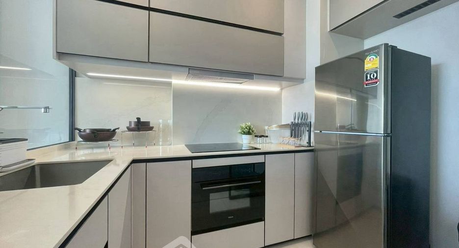 For rent 2 bedrooms condo in Ratchathewi, Bangkok