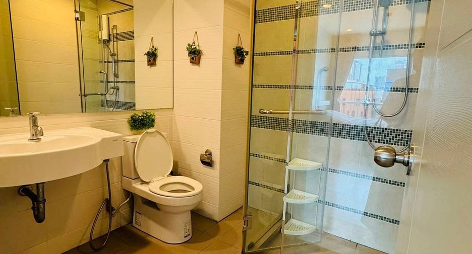 For rent 1 bed condo in Sathon, Bangkok