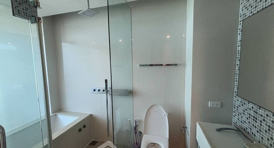 For rent 1 bed condo in Watthana, Bangkok