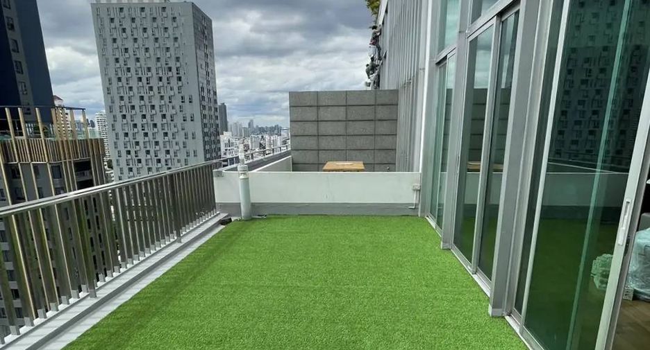 For rent 4 ベッドルーム apartment in Watthana, Bangkok