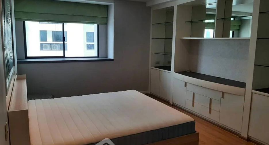 For rent 3 ベッドルーム condo in Khlong Toei, Bangkok