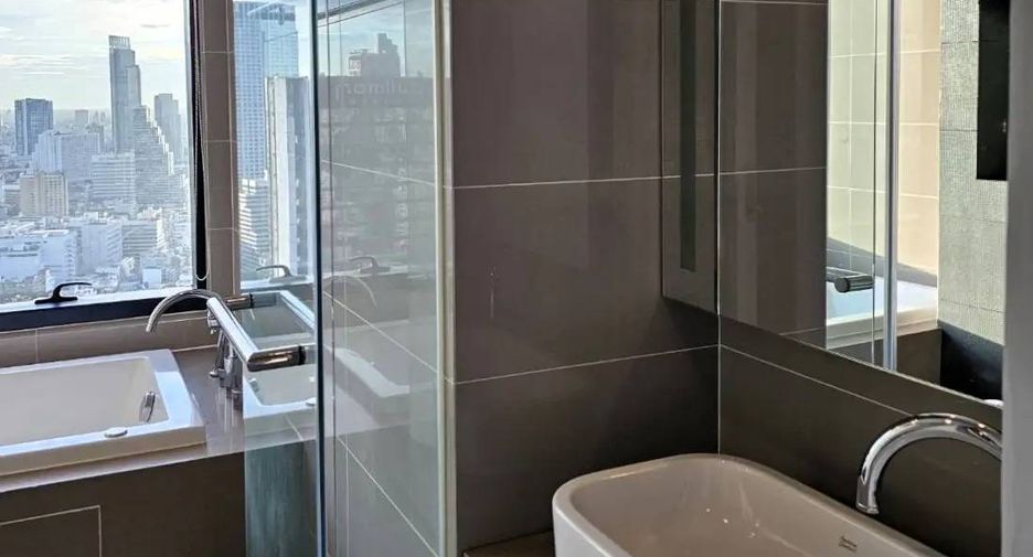 For rent 2 bedrooms condo in Bang Rak, Bangkok