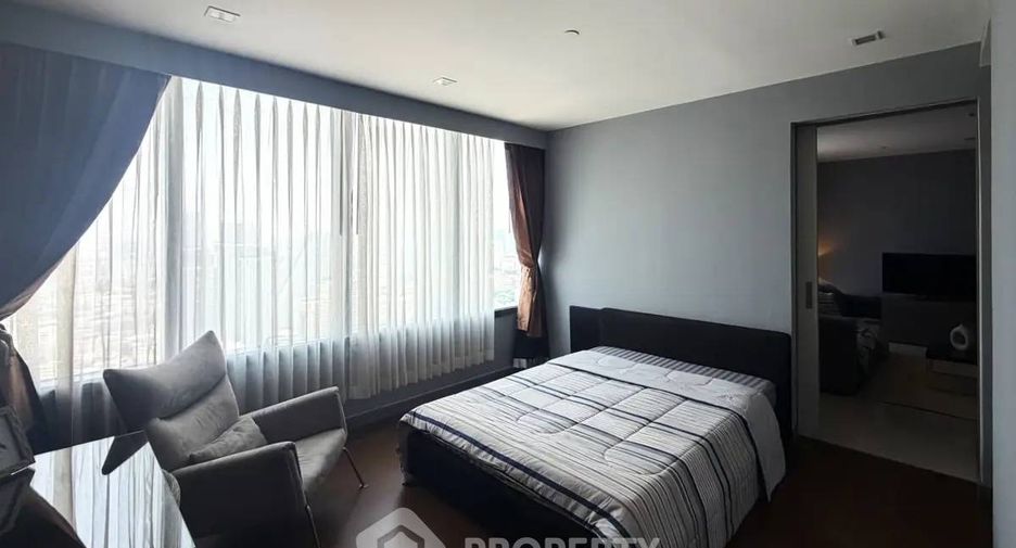 For rent 2 bedrooms condo in Bang Rak, Bangkok