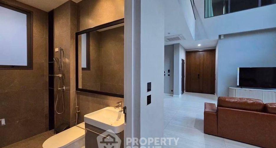 Casa en alquiler de 4 habitaciones en Suan Luang, Bangkok
