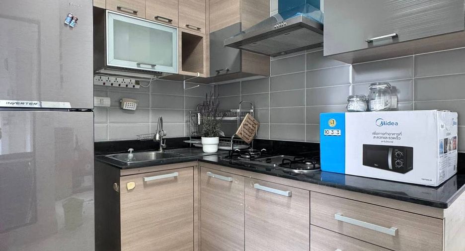Аренда 3 спальни таунхаус в Пхра Кханонг, Бангкок