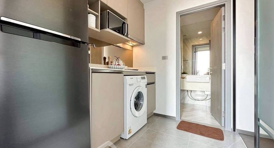 For rent 1 bed condo in Khlong Toei, Bangkok