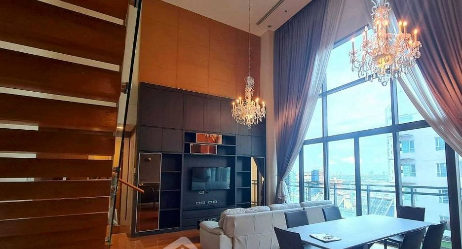 À louer 3 chambres condo à Khlong Toei, Bangkok