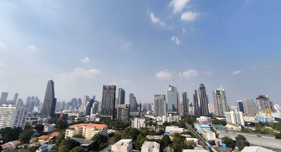 For rent 1 bed condo in Khlong Toei, Bangkok