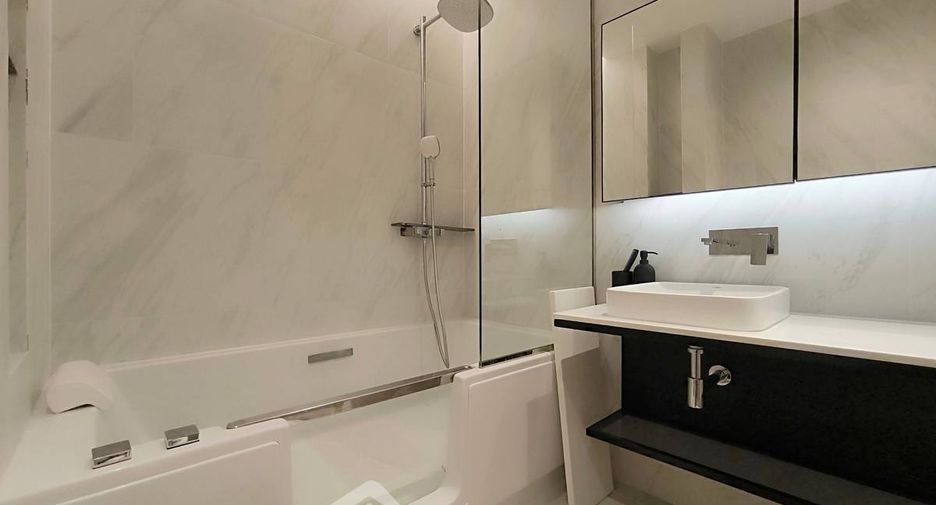 For rent 1 bed condo in Khlong Toei, Bangkok