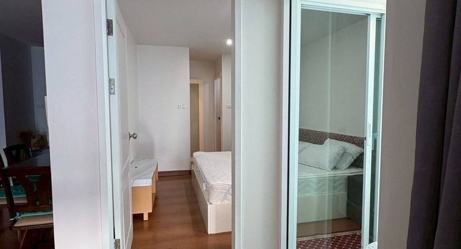 For rent 2 bedrooms condo in Phra Khanong, Bangkok