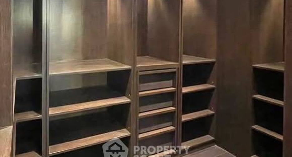For rent 3 bedrooms condo in Yan Nawa, Bangkok