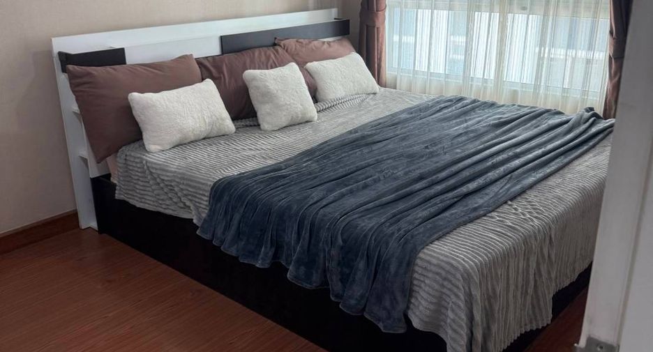 Condo en alquiler de 2 habitaciones en Huai Khwang, Bangkok