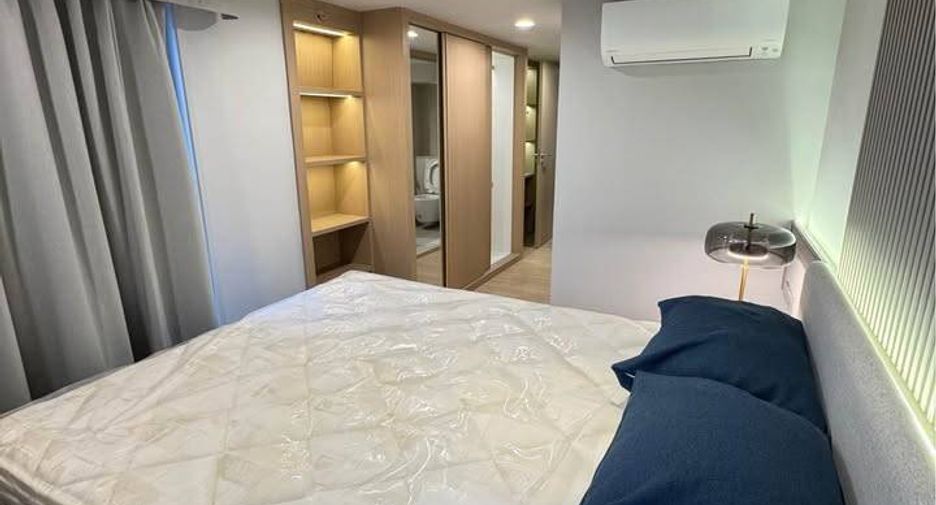 For rent 2 bedrooms condo in Bang Rak, Bangkok