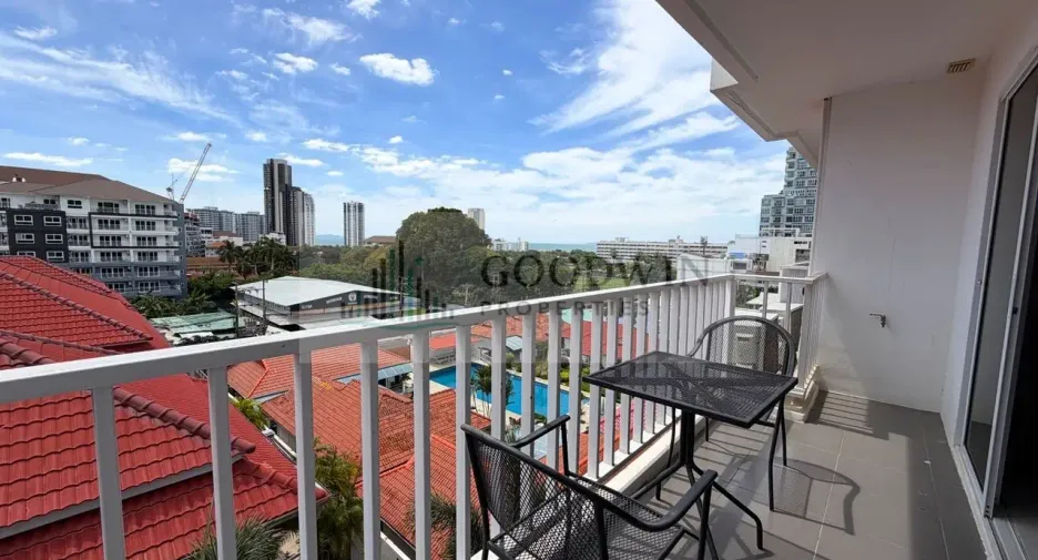 À louer et à vendre studio condo à Pratumnak, Pattaya