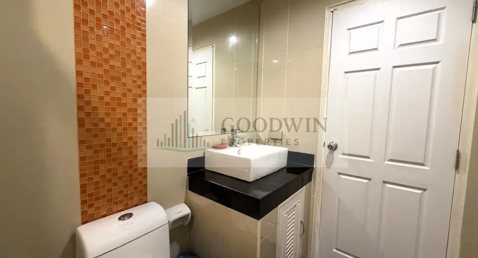 À louer et à vendre studio condo à Pratumnak, Pattaya