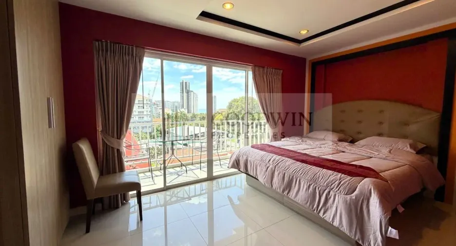 À louer et à vendre studio condo à Pratumnak, Pattaya