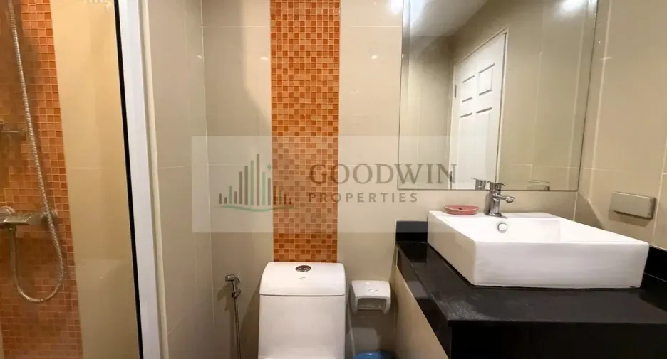 À louer et à vendre studio condo à Pratumnak, Pattaya