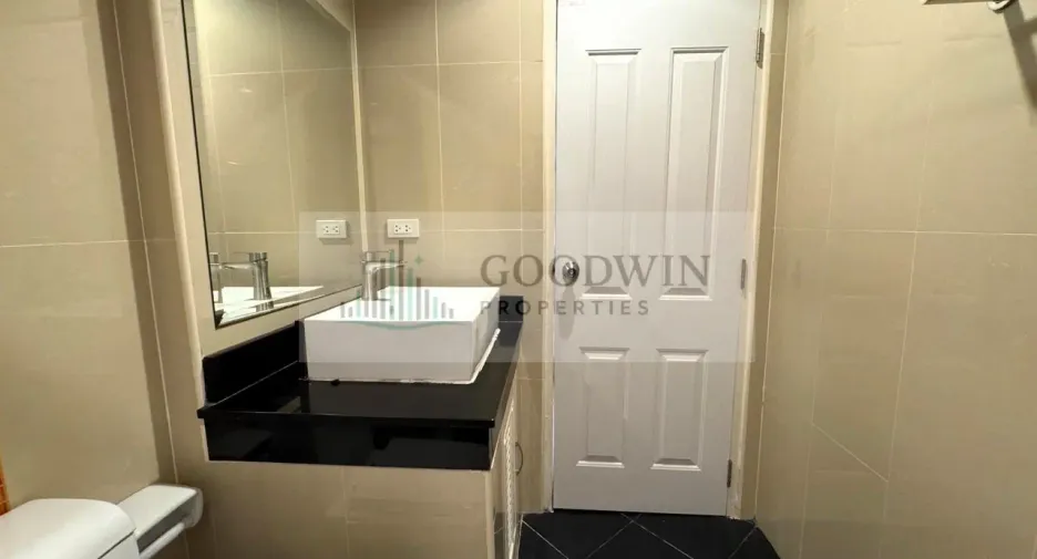 Condo en alquiler y en venta de estudio en Pratumnak, Pattaya