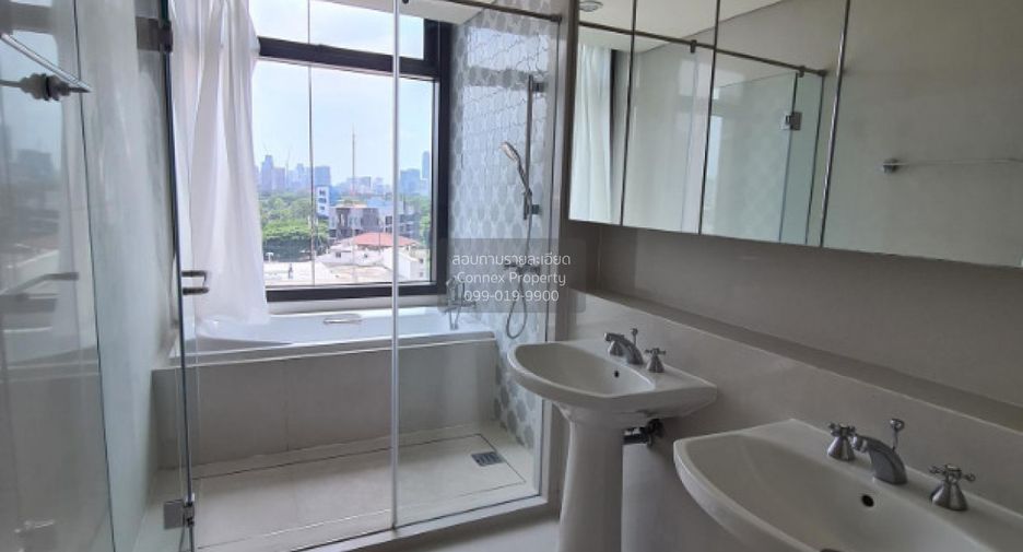 Condo en alquiler de 2 habitaciones en Khlong Toei, Bangkok