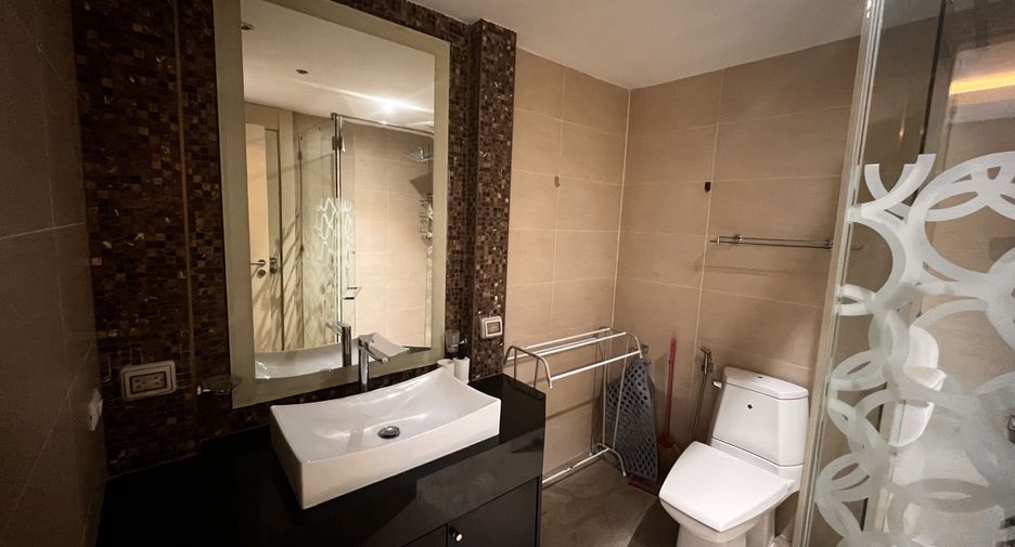 For rent 2 bedrooms condo in Pratumnak, Pattaya