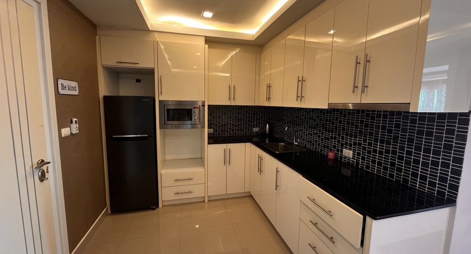 For rent 2 bedrooms condo in Pratumnak, Pattaya