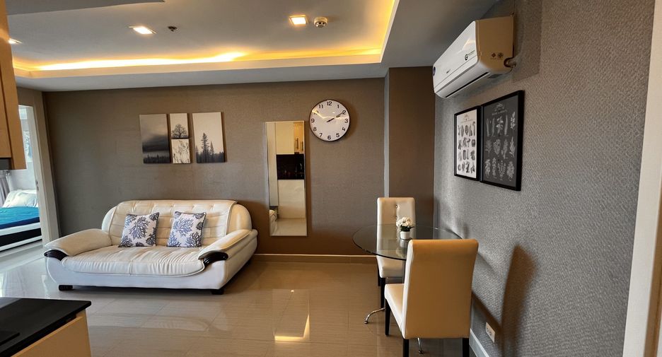 For rent 2 bedrooms condo in Pratumnak, Pattaya
