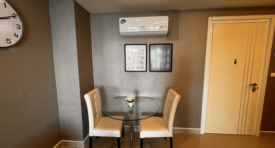 For rent 2 bedrooms condo in Pratumnak, Pattaya