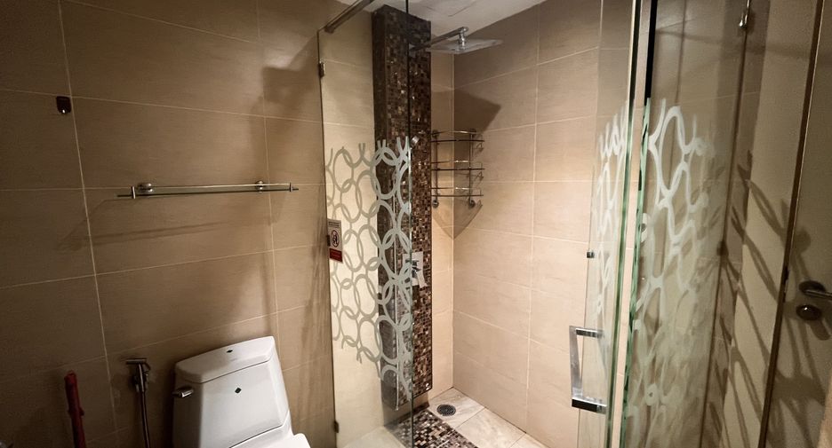 For rent 2 bedrooms condo in Pratumnak, Pattaya