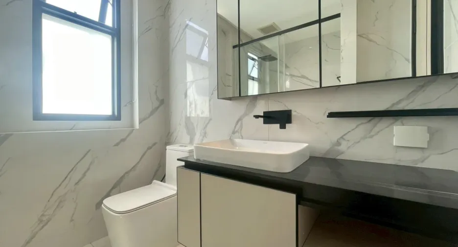 For rent 2 bedrooms condo in Ratchathewi, Bangkok