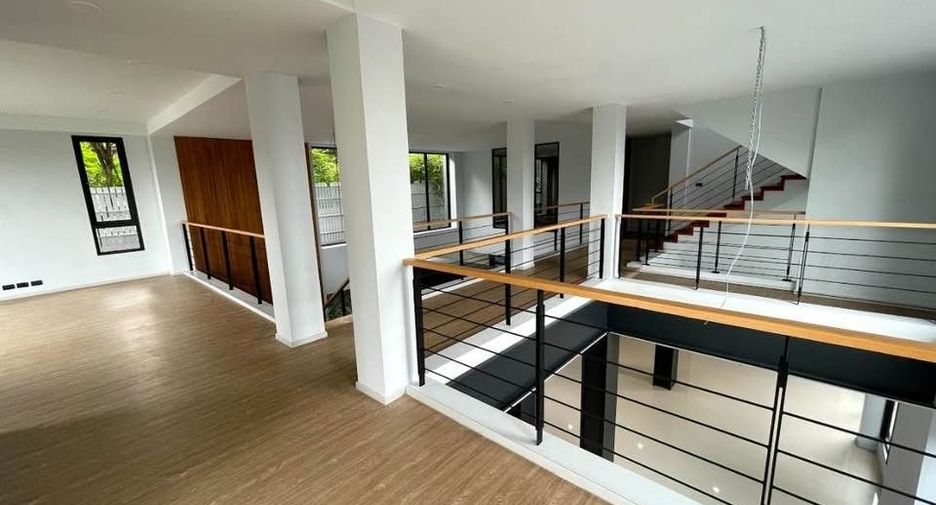 Casa en venta de 5 habitaciones en Watthana, Bangkok