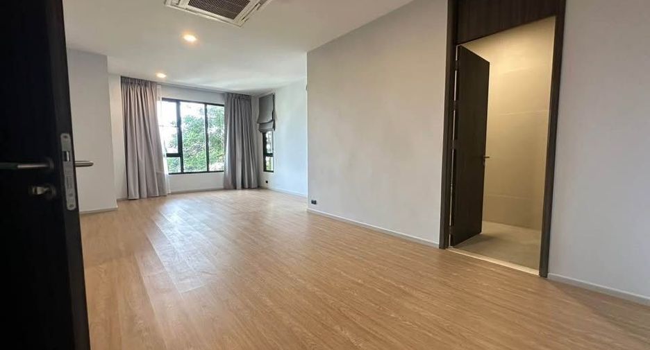 Casa en venta de 5 habitaciones en Watthana, Bangkok