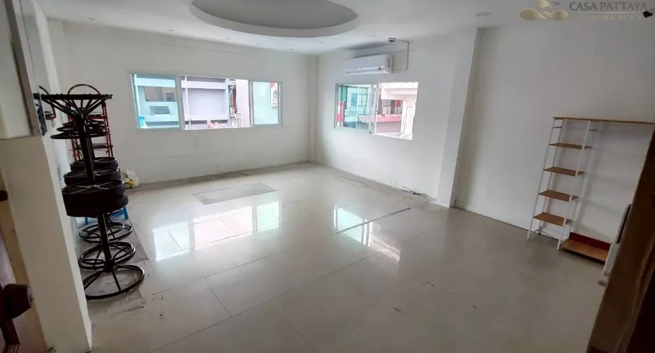 For sale 13 ベッドルーム retail Space in Pratumnak, Pattaya